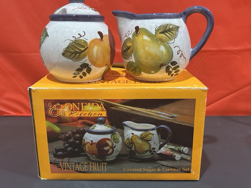 Oneida Kitchen Creamer & Sugar w/ lid Vintage Fruit Collection Hand Painted