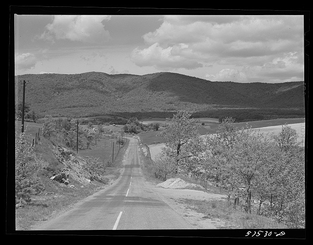 Photo:Shenandoah Valley Virginia Highway 1941 Mountain Road Scene