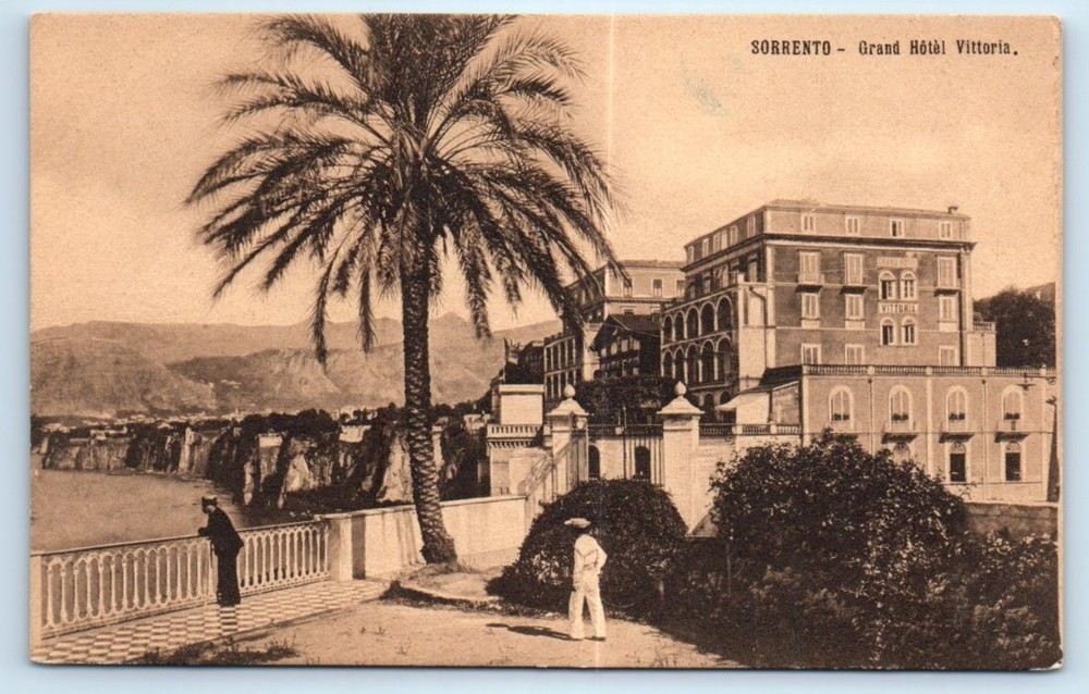 Grand Hotel Vittoria - Sorrento ITALY Postcard