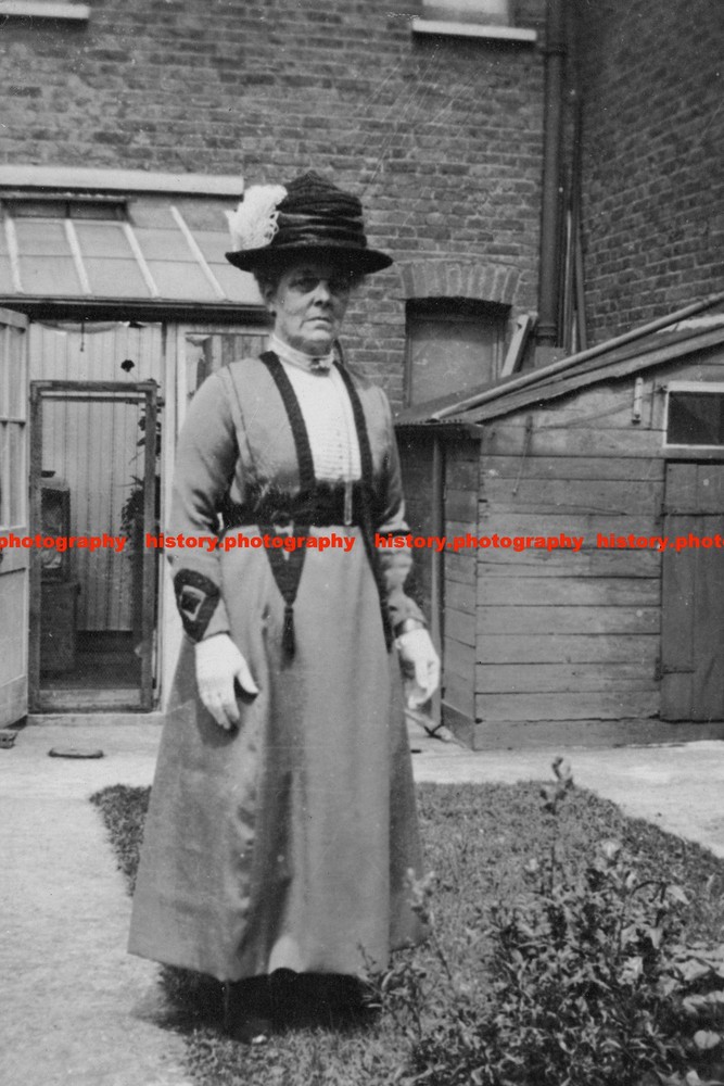 F014205 Woman Wearing a Hat and Long Dress With Gloves Crouch End North London E