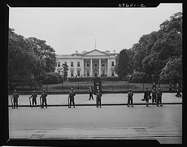 Photo:White House Washington DC 1930s exterior guardsmen fence South Lawn