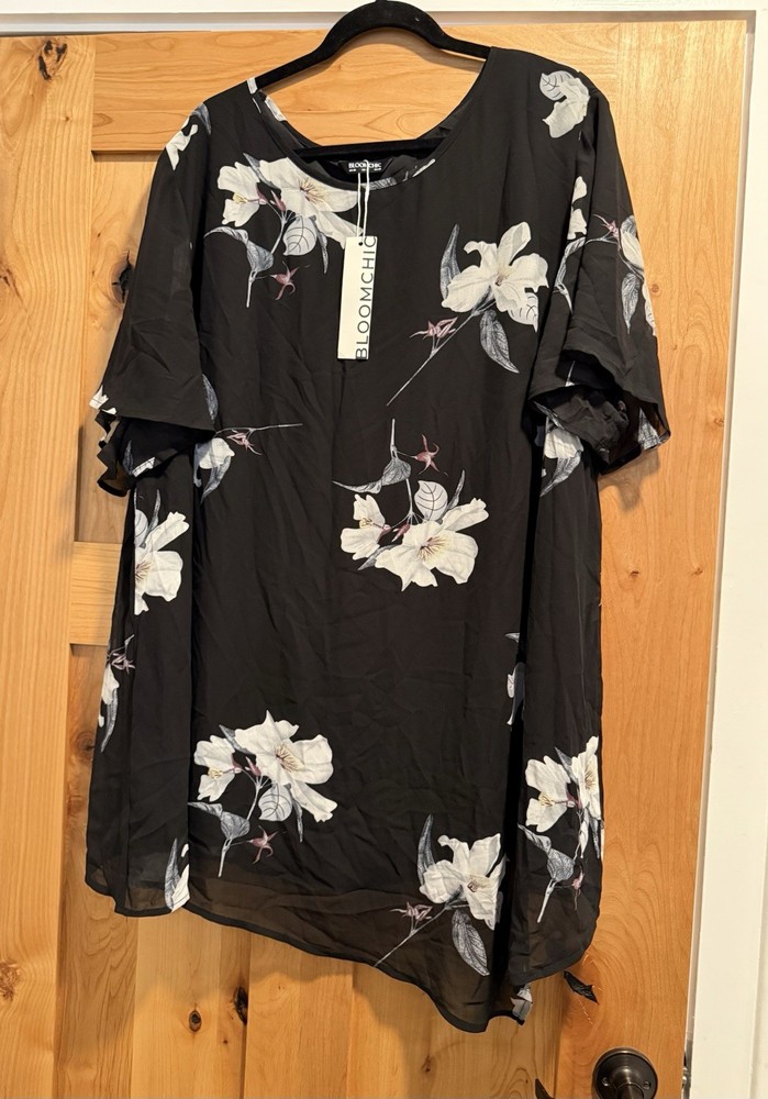 NWT 28/5X BloomChic Asymmetrical Hem Lined Mesh Floral Blouse Top