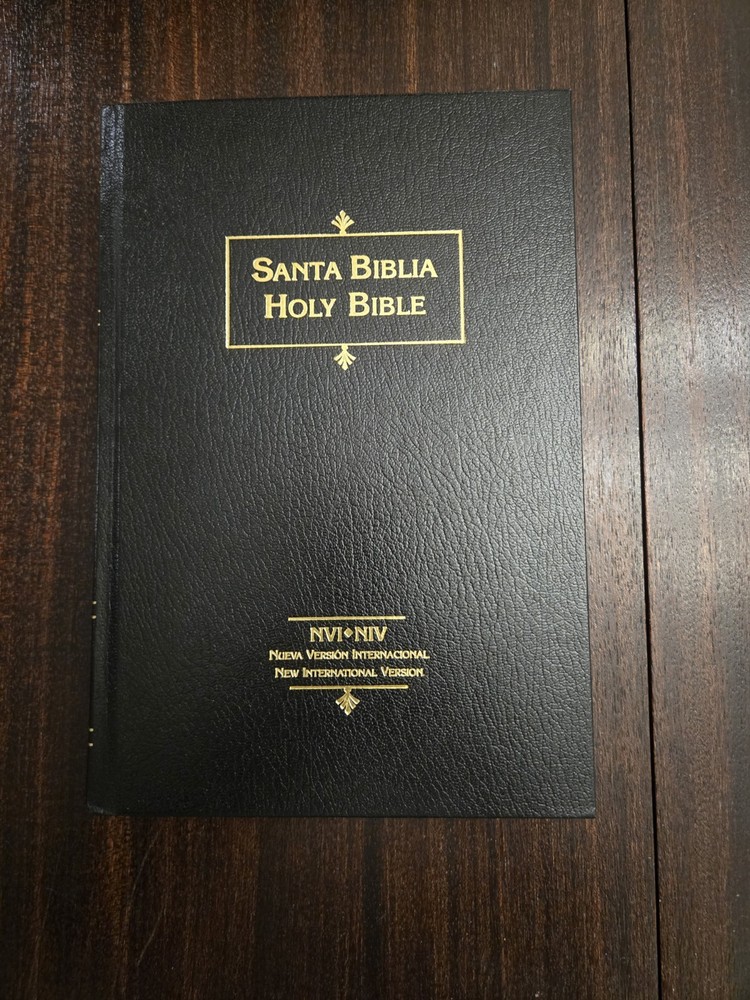 English Spanish Bilingual Bible NIV / NVI Make Offer