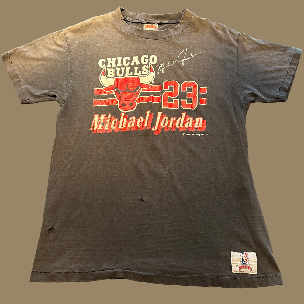 Vintage 80s Faded Michael Jordan Chicago Bulls Nutmeg Shirt Size Medium / Large
