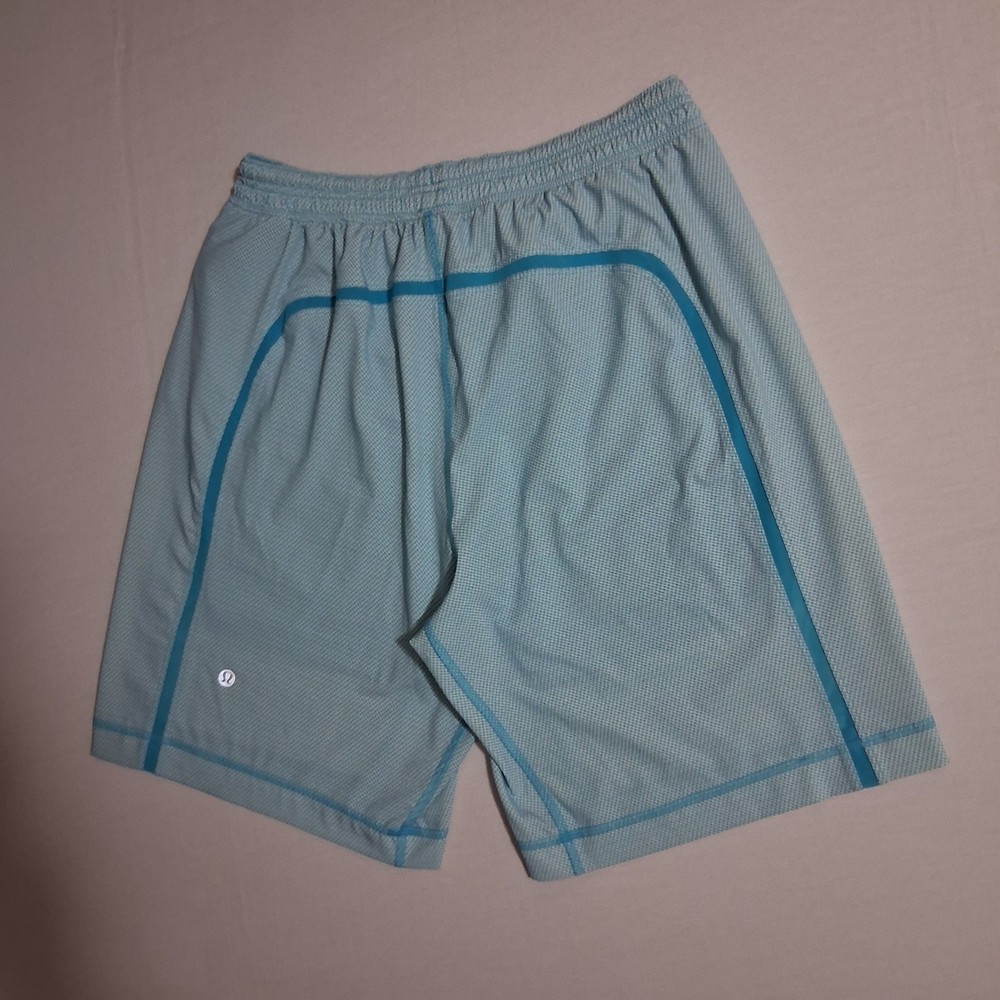 Blue Lululemon Pace Breaker Shorts / Blue Lululemon Shorts Mens Medium