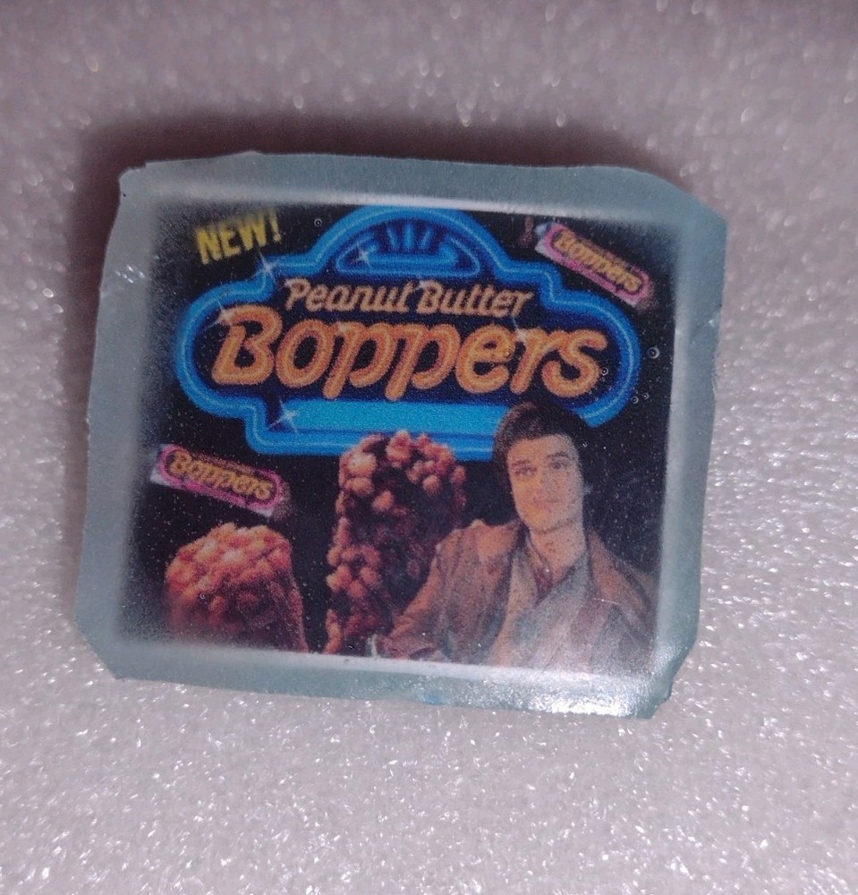 Stranger Things Steve Harrington PEANUT BUTTER BOPPERS GLOW ART PIN