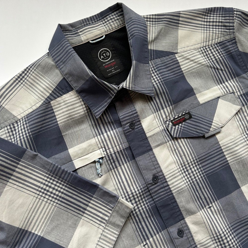 Wrangler Men's ATG Shirt XL Blue Gray Plaid Short Sleeve Button Down Performance