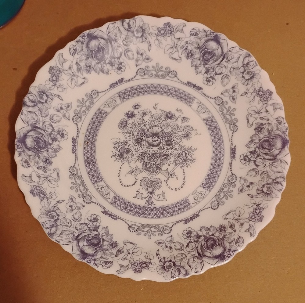 Arcopal France “Honorine” Dinner Plate – Blue Floral Urn Pattern – Scalloped Opa