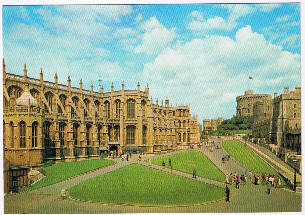 Postcard Windsor Castle Berkshire Lower Ward St George's Chapel England UK