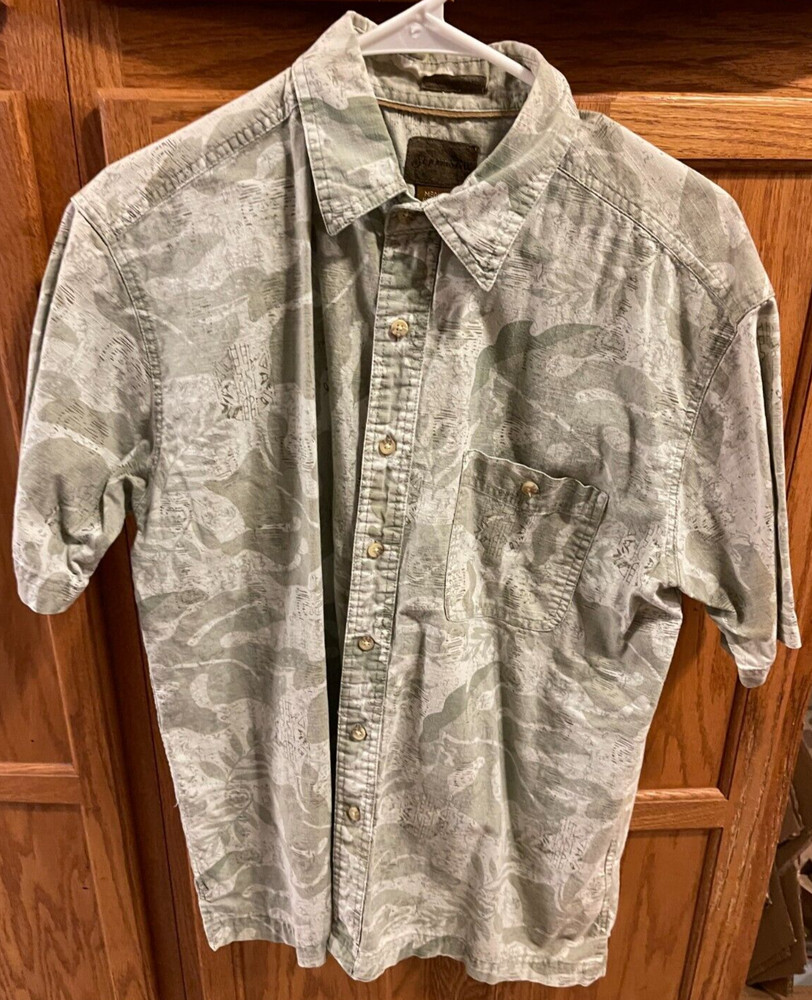 St. Johns Bay Trekker Crosshatch Hawaiian Print Shirt Men Light Green Size M