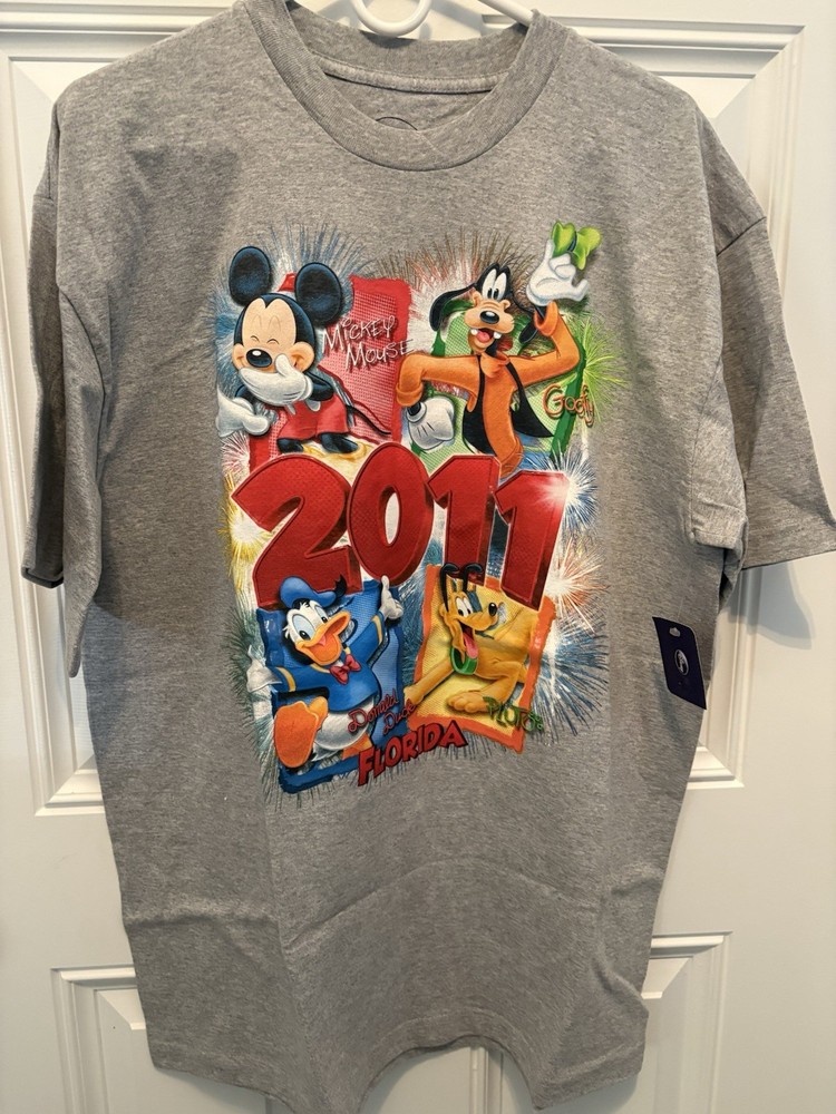 Walt Disney World Florida 2011 XL Grey T-Shirt Mickey Mouse Goofy Donald NWT