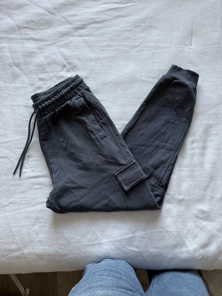 Gymshark Joggers Mens Large Dark Grey Rest Day Cargo Fleece Sweatpants Gym