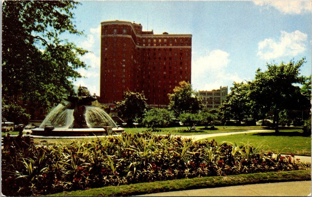 Hotel Sheraton Biltmore & Depot Park Providence Rhode Island Vintage Postcard