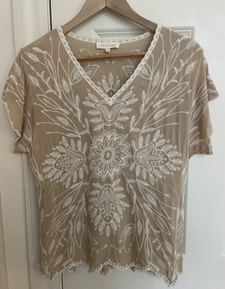 Solitaire Embroidered Top Sz M/L Beige Ivory Artsy Boho V Neck Folk Hippie