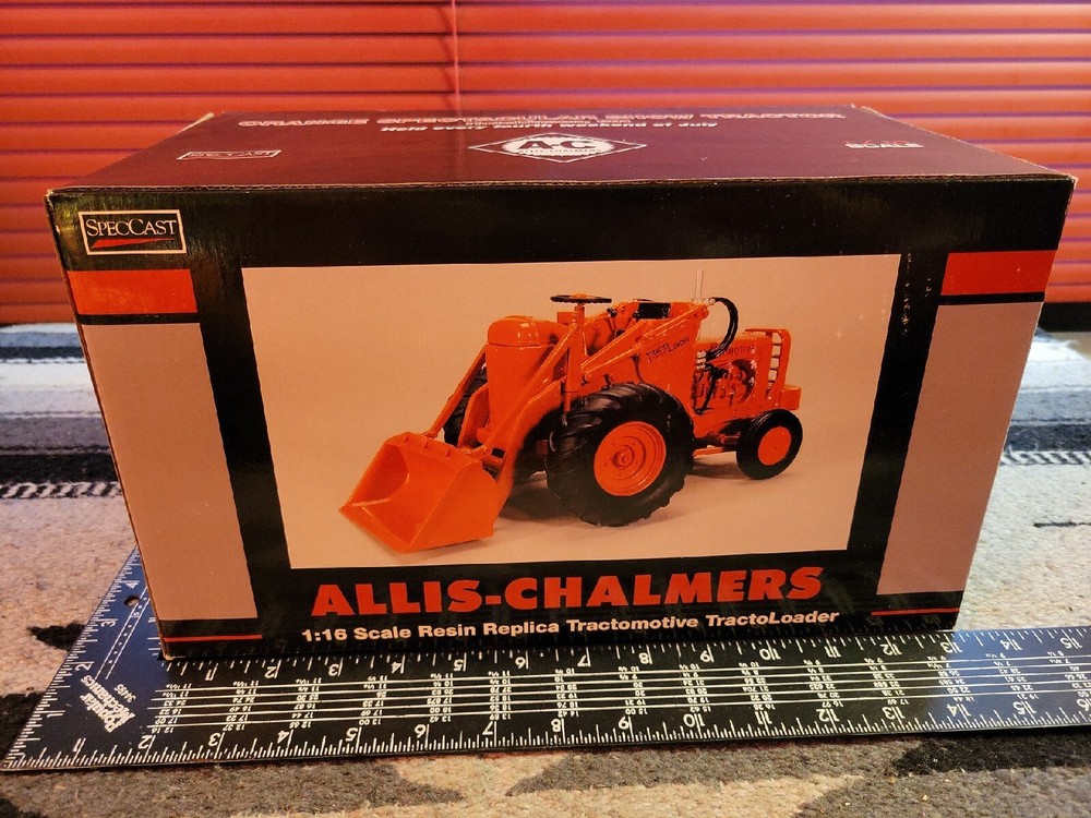 SpecCast AC Tractomotive TL-W 1/16 Scale Resin Farm Loader Model-image