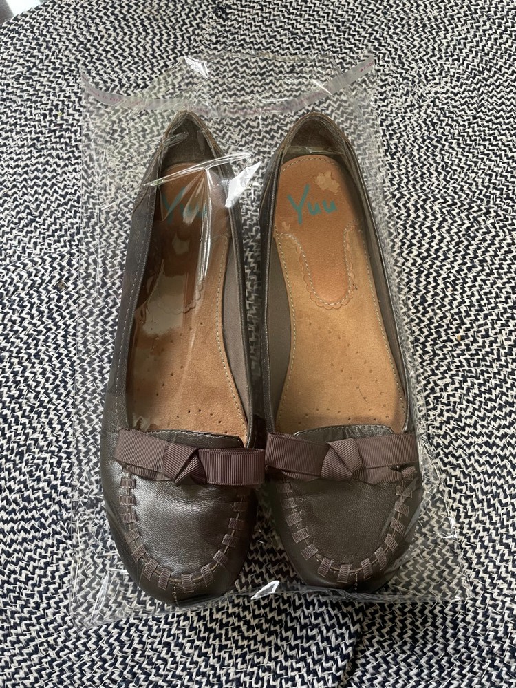 YUU Raven Flat Slip - On Shoes Women's Size 9M Slipon's