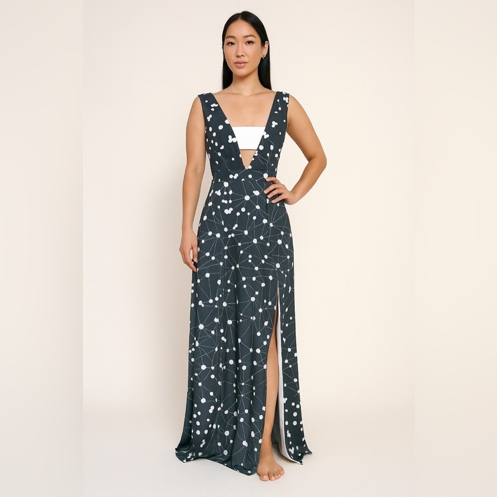 NWT Ellender Morgan Maxi Dress Peekaboo V-Neck Gray and White Size XS