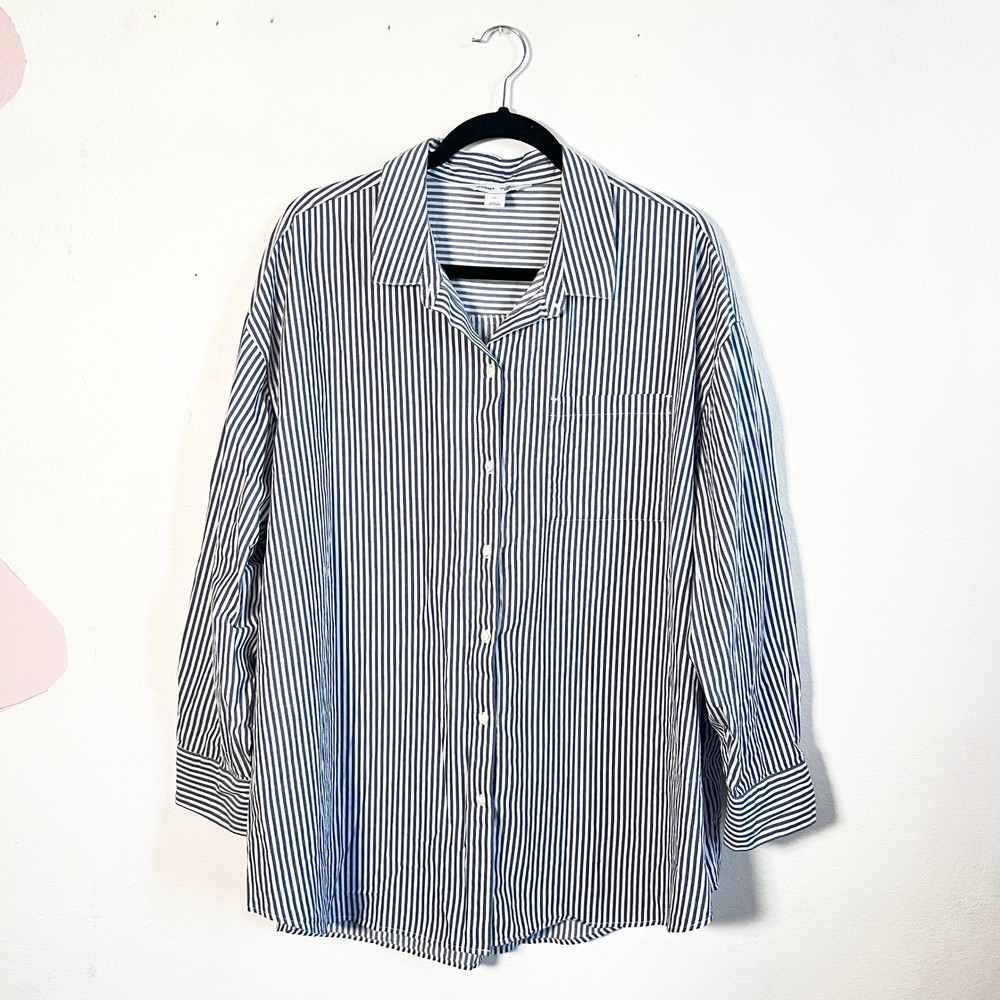 Old Navy Womens The Boyfriend Button Up Shirt Size XL Blue Long Sleeve Striped