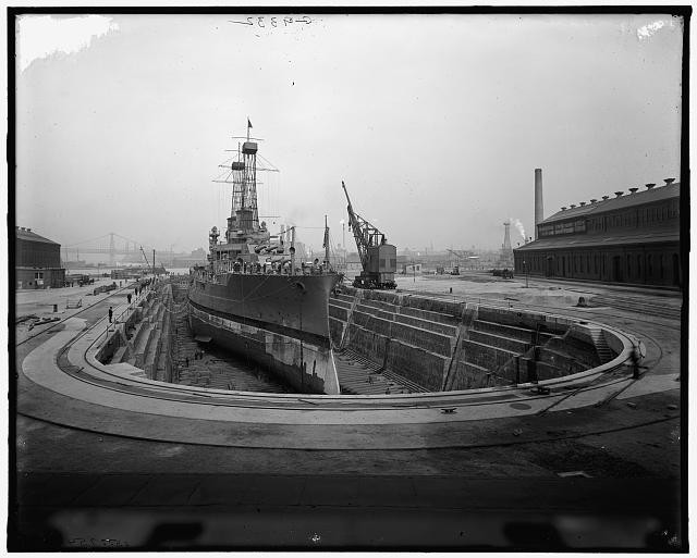 Photo:Brooklyn Navy Yard New York NY 1910 Dry Dock No 4 Warship
