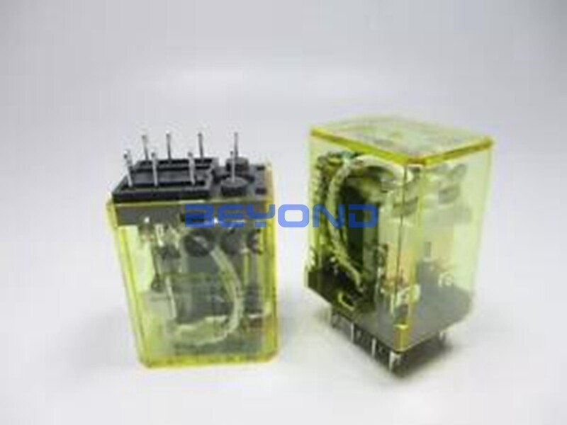 QTY:5 New For IDEC RM2S-UL/DC24V 5A Intermediate Relay