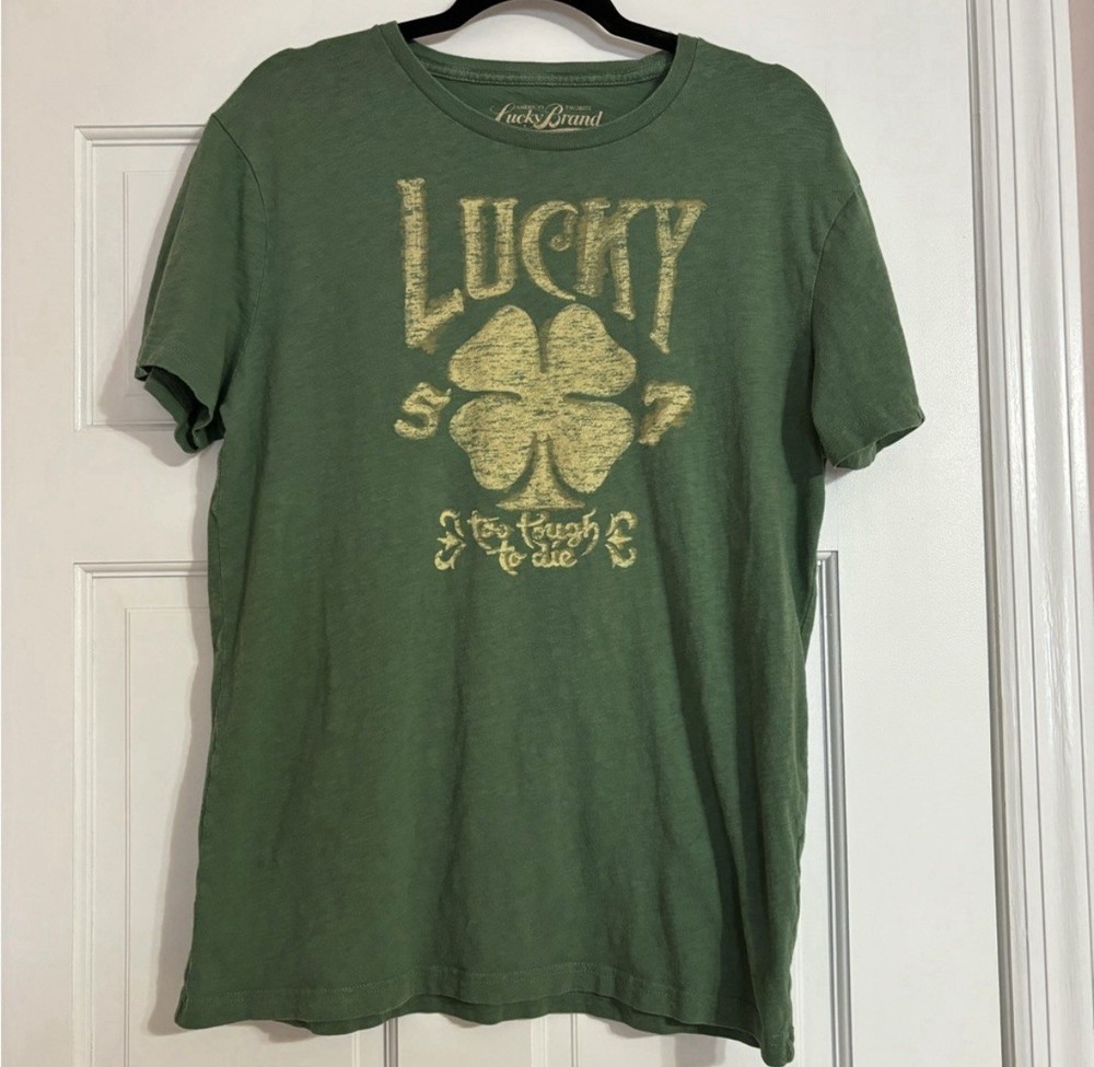 Lucky Brand Men’s Green Short Sleeve Tee with Clover Graphic Medium