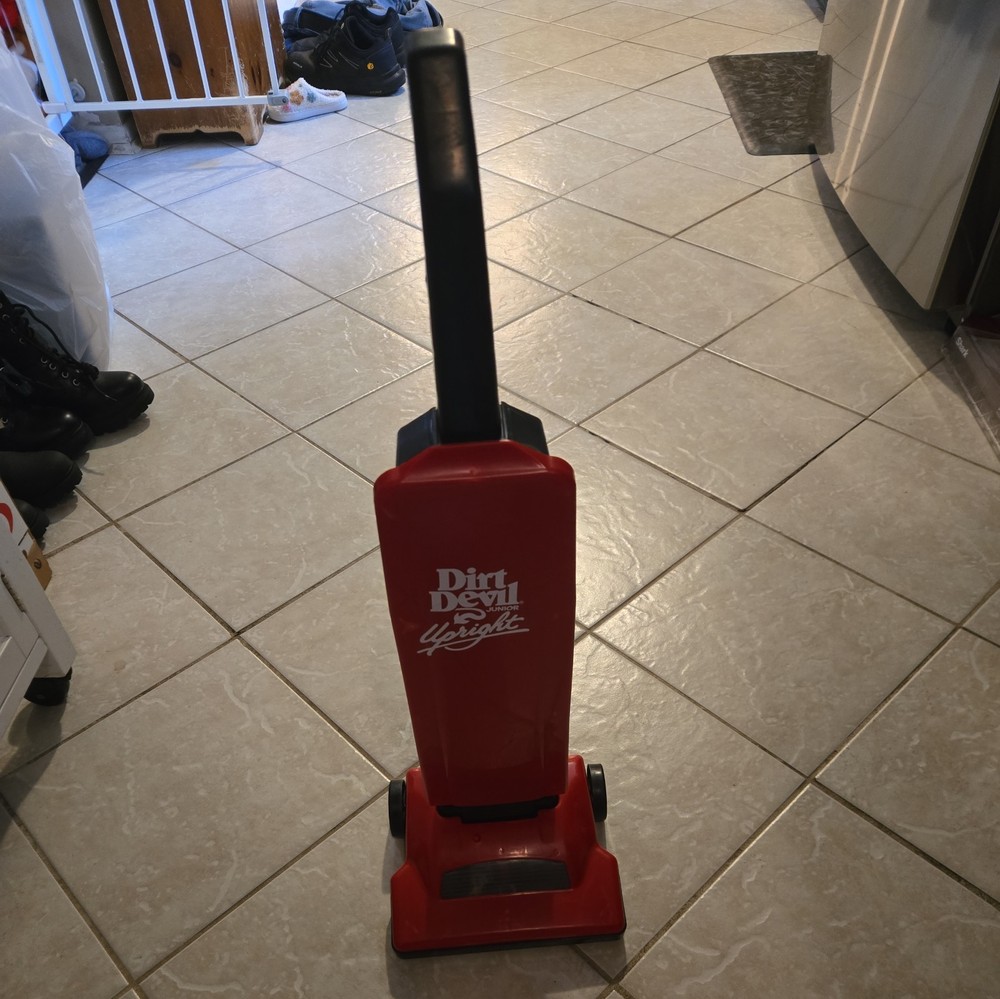 Vintage Dirt Devil Junior Upright Vacuum Cleaner Toys R Us Toy Doesnt Work
