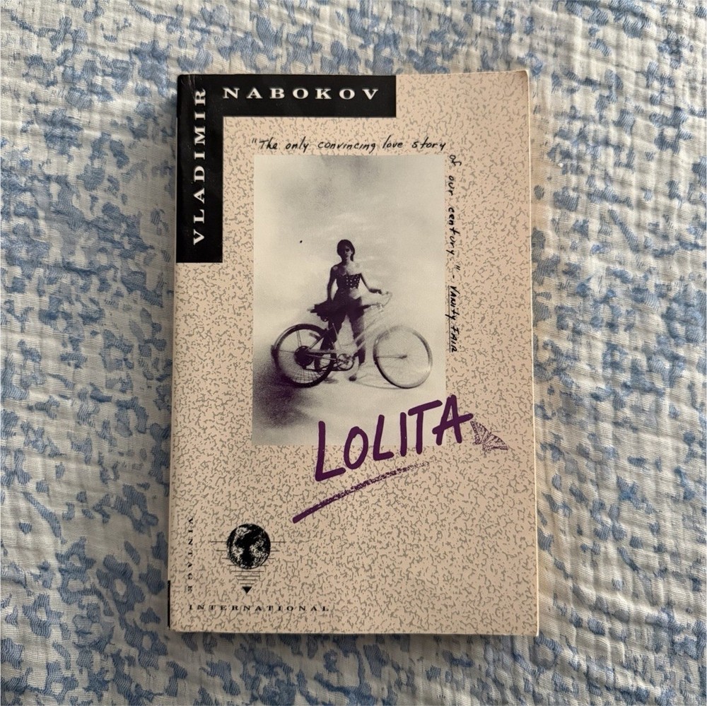 Vladimir Nabokov Lolita (1991) English Trade Paperback, Vintage Int’l