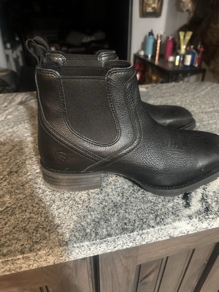 Ariat Booker Ultra 12EE Western Square Toe Black Boots Worn Once 10061615