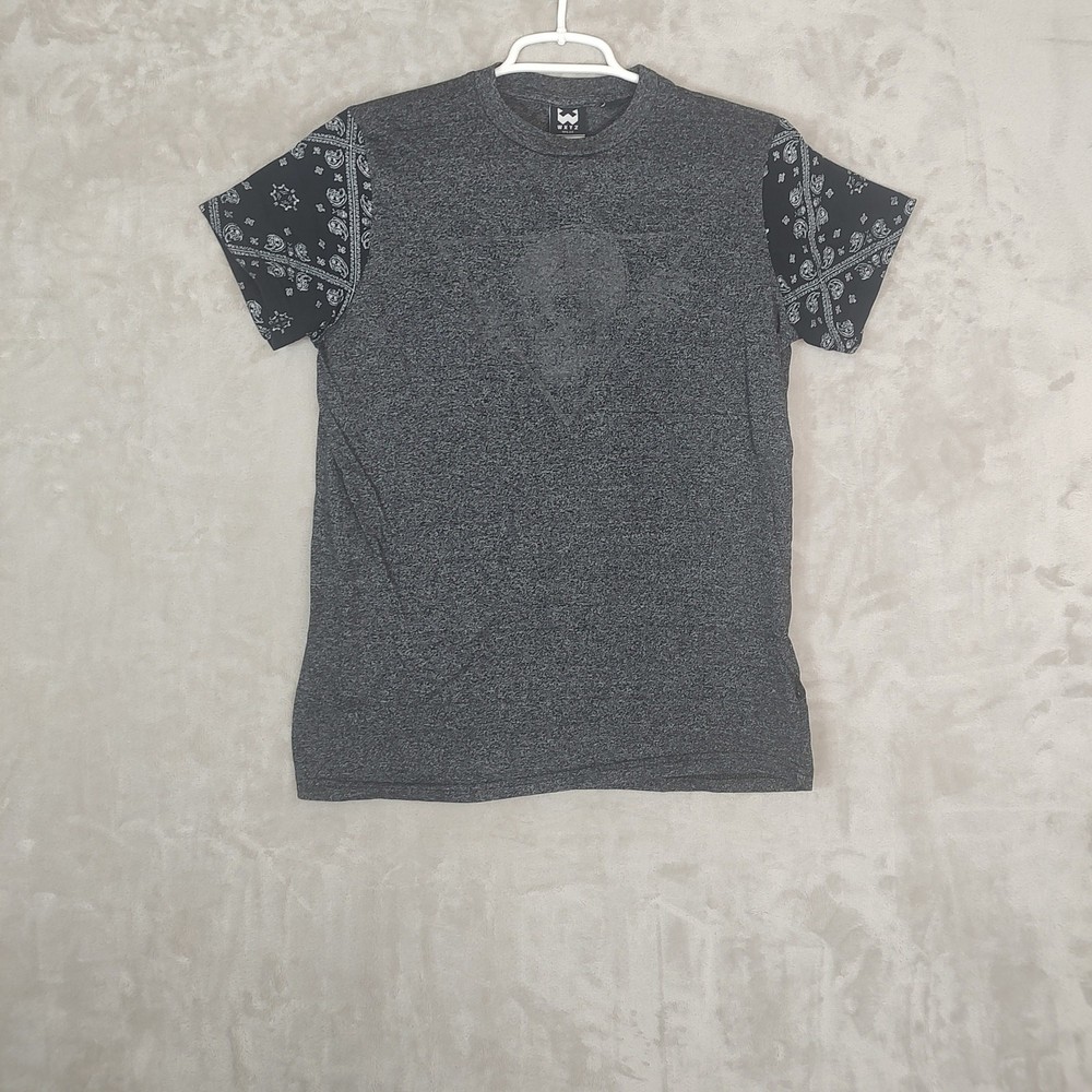 Men's WXYZ Skull Triangle T-shirt Sz Small S/S Dark Gray Black Paisley Sleeves