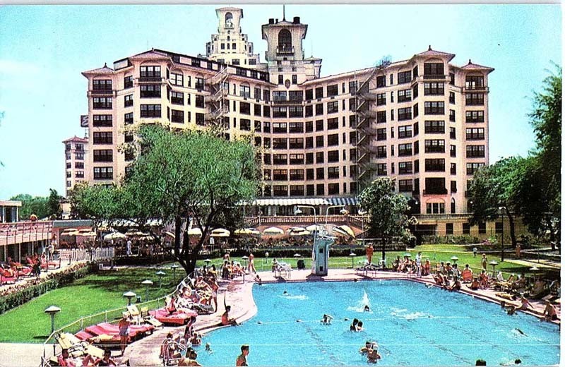 Postcard HOTEL SCENE Chicago Illinois IL m/09 AI8277