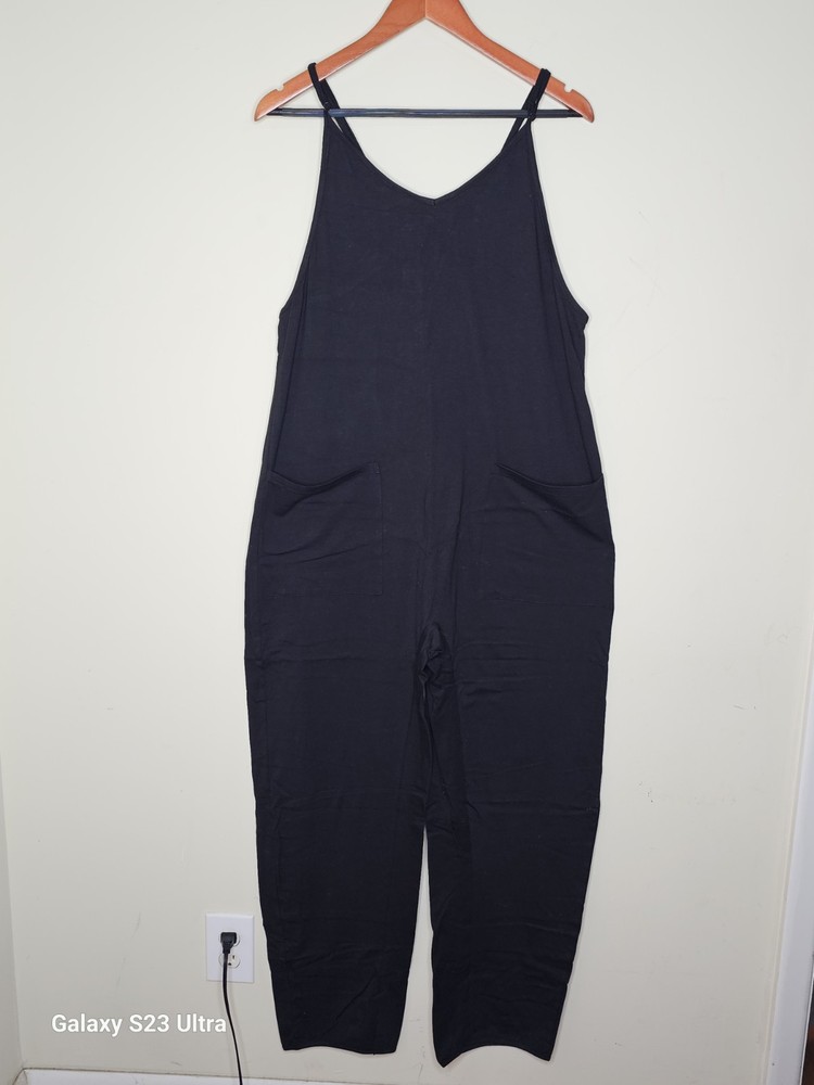 Fiyahey New with tags Black jumpsuit Size small