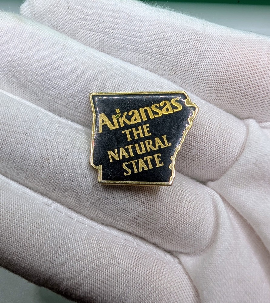 Arkansas The Natural State Souvenir Map Shape Black Gold Tone Lapel Pin