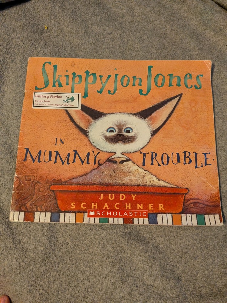 Skippyjon Jones in Mummy Trouble by Judy Schachner Softcover Like New 2006
