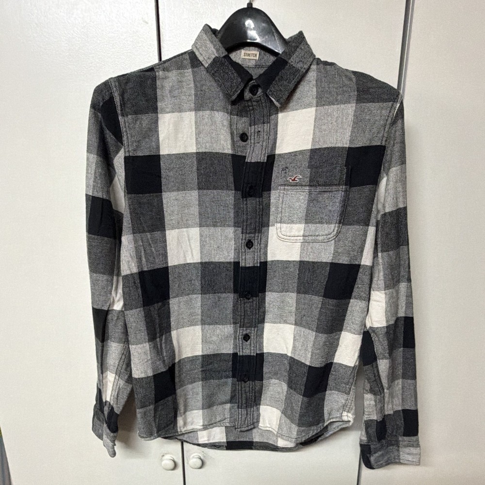 Hollister Men's Small Black/Gray/White Plaid Flannel Long Sleeve Button-Up