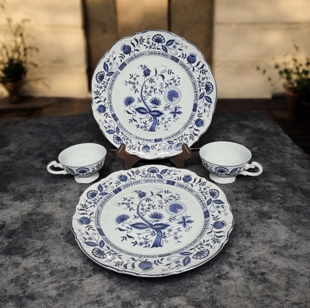 Vtg Sone China Japan Blue Onion #3318 Pattern 2 Dinner Plates/ 2 Cup Set Cobalt