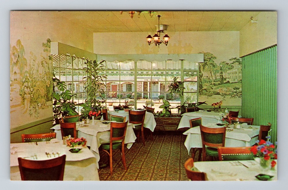 Perry GA-Georgia New Perry Hotel And Motel Standard Souvenir Vintage Postcard