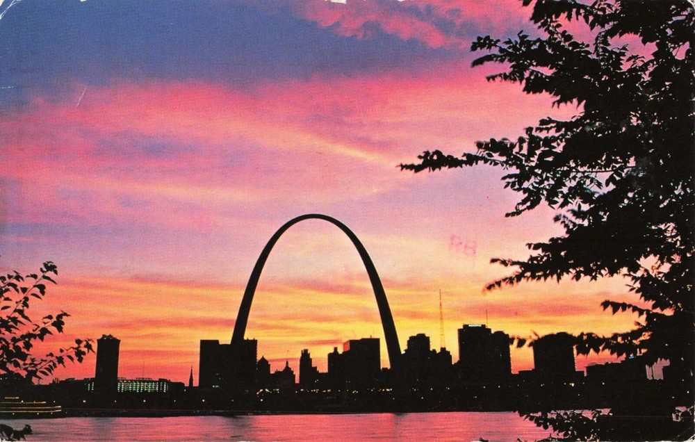 Gateway Arch at Sunset - St Louis Missouri MO - Postcard