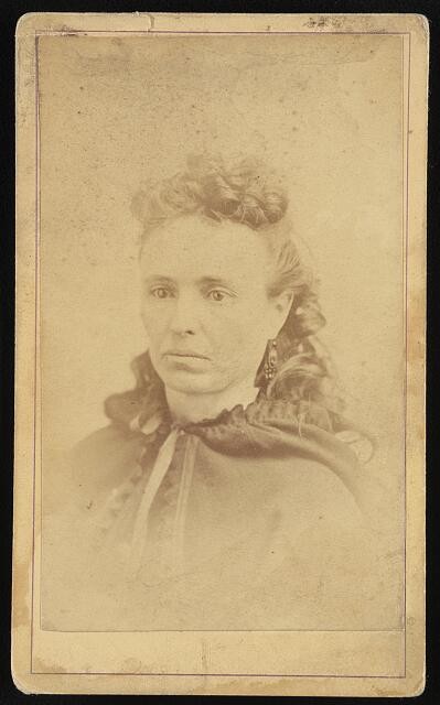 Photo:Bulah Eaton, head-and-shoulders portrait, facing slightly left