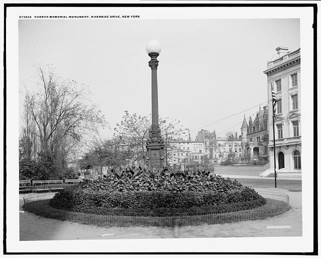 Photo:Hudson memorial monument, Riverside Drive, New York