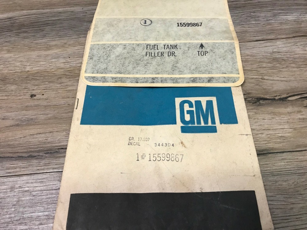 1984 84 CHEVY S-10 BLAZER NOS GM FUEL DOOR DECAL (BLACK) 15599867