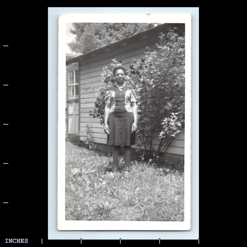 Old Vintage Photo BLACK AFRICAN AMERICAN WOMAN OUTSIDE HOUSE