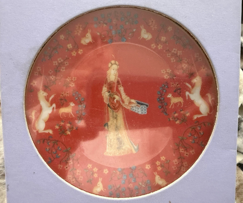 Philippe Deshoulieres Le Dame de Loire Porcelain Plates Set of 4 France Red