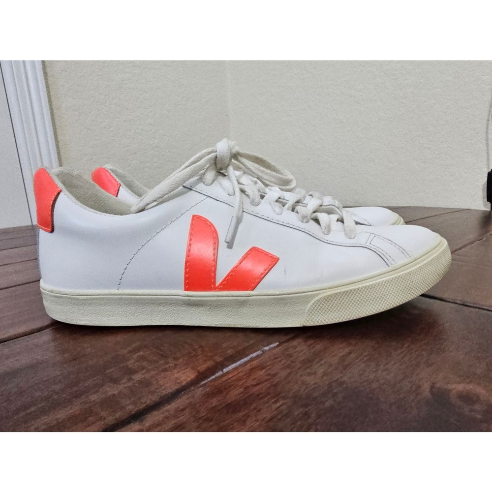 Veja white leather sneakers for women size 8 eco-friendly vegan