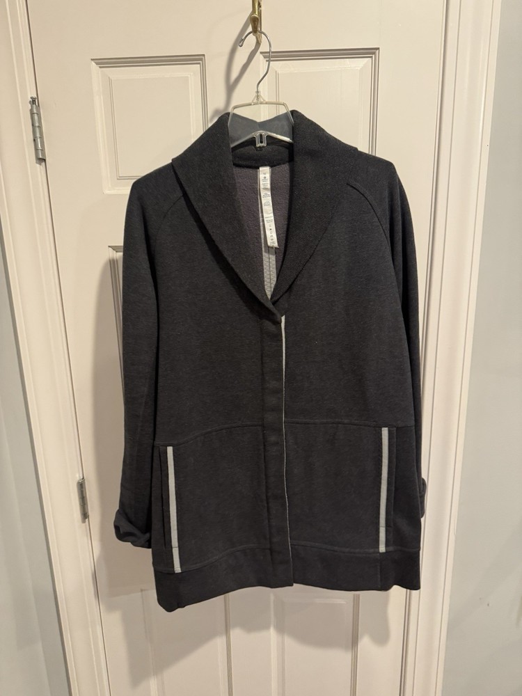 Lululemon Lightweight Water-Resistant Running Jacket for Women