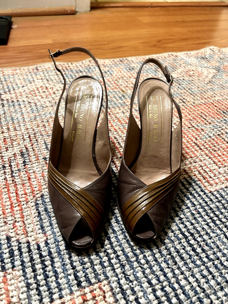 Bruno Magli AAA Peep Toe Slingback Pump Heels US W 5.5 Italy Brown Leather Taupe