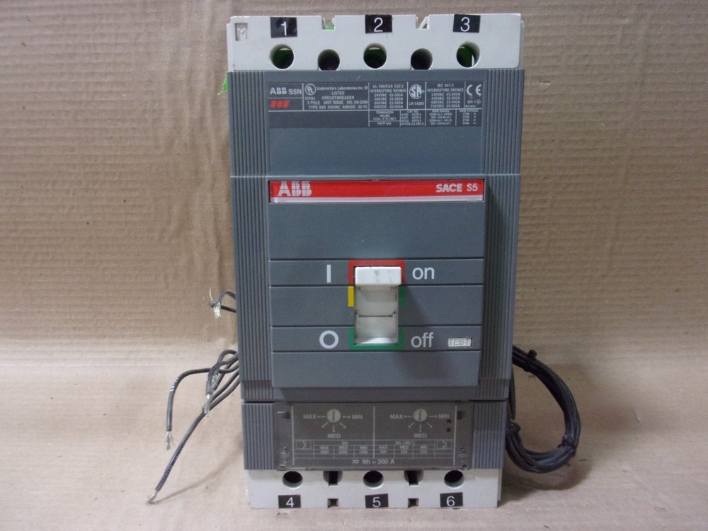 ABB S5N SACE S5 3 Pole 300 Amp 600V Circuit Breaker Shunt and Aux