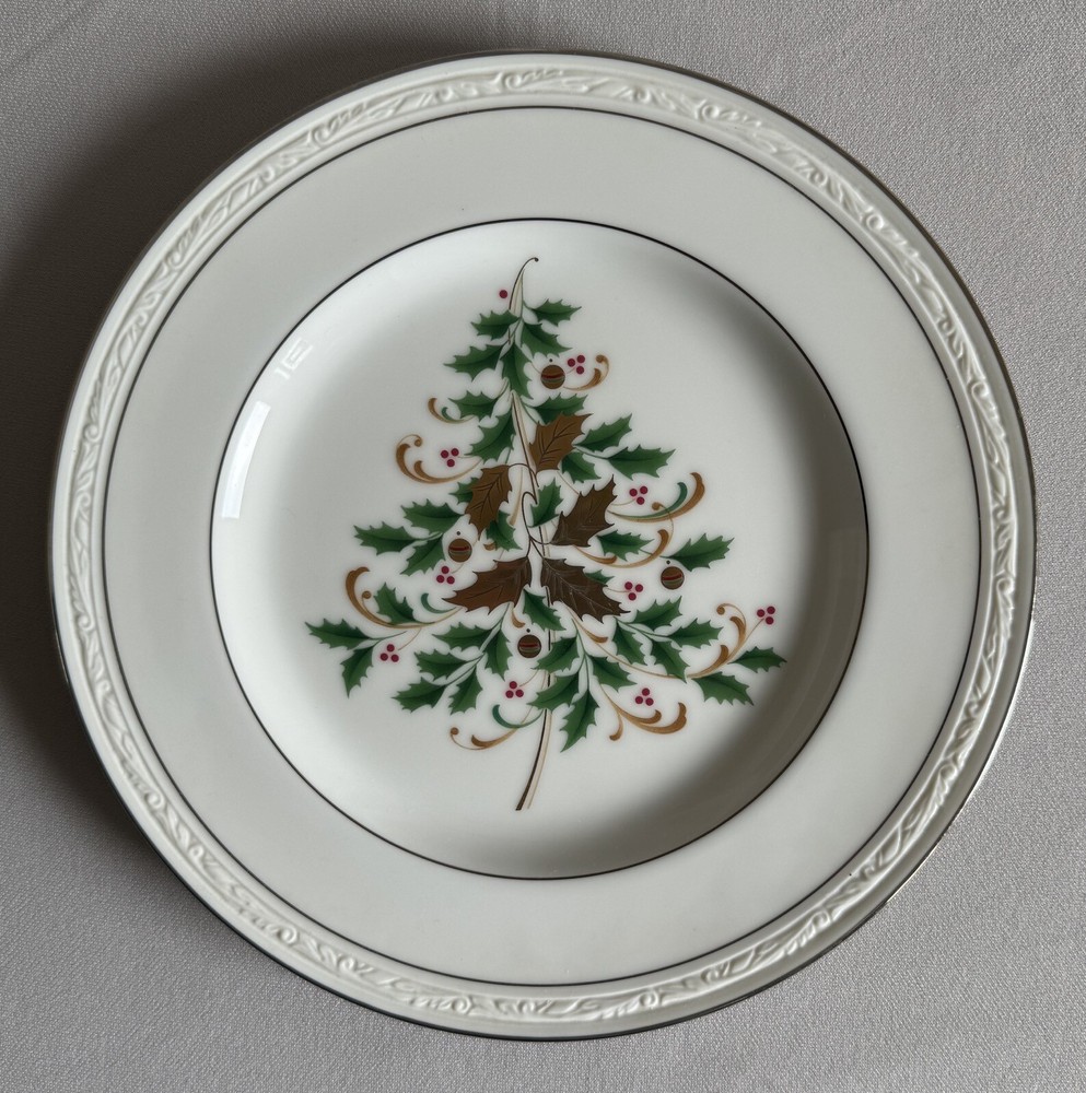 Holiday Accent Salad Plate Noritake Stoneleigh Pattern Christmas Tree 8 1/2