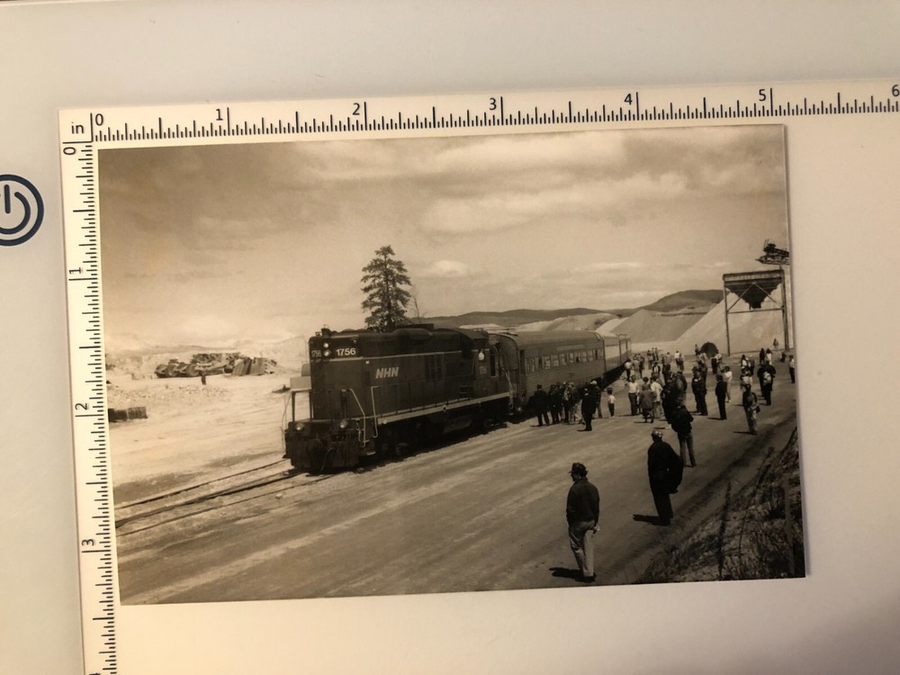Vintage photo New Hampshire Northcoast Railroad loco 1756 and train view 2