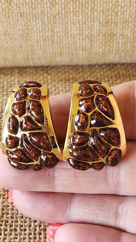 Vintage St. John Signed Goldtone Clip On Earrings With Brown Enamel 1.12