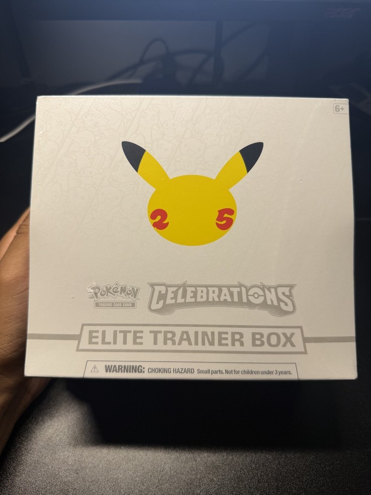 Pokémon TCG: 25th Anniversary Celebrations Elite Trainer Box (2021)